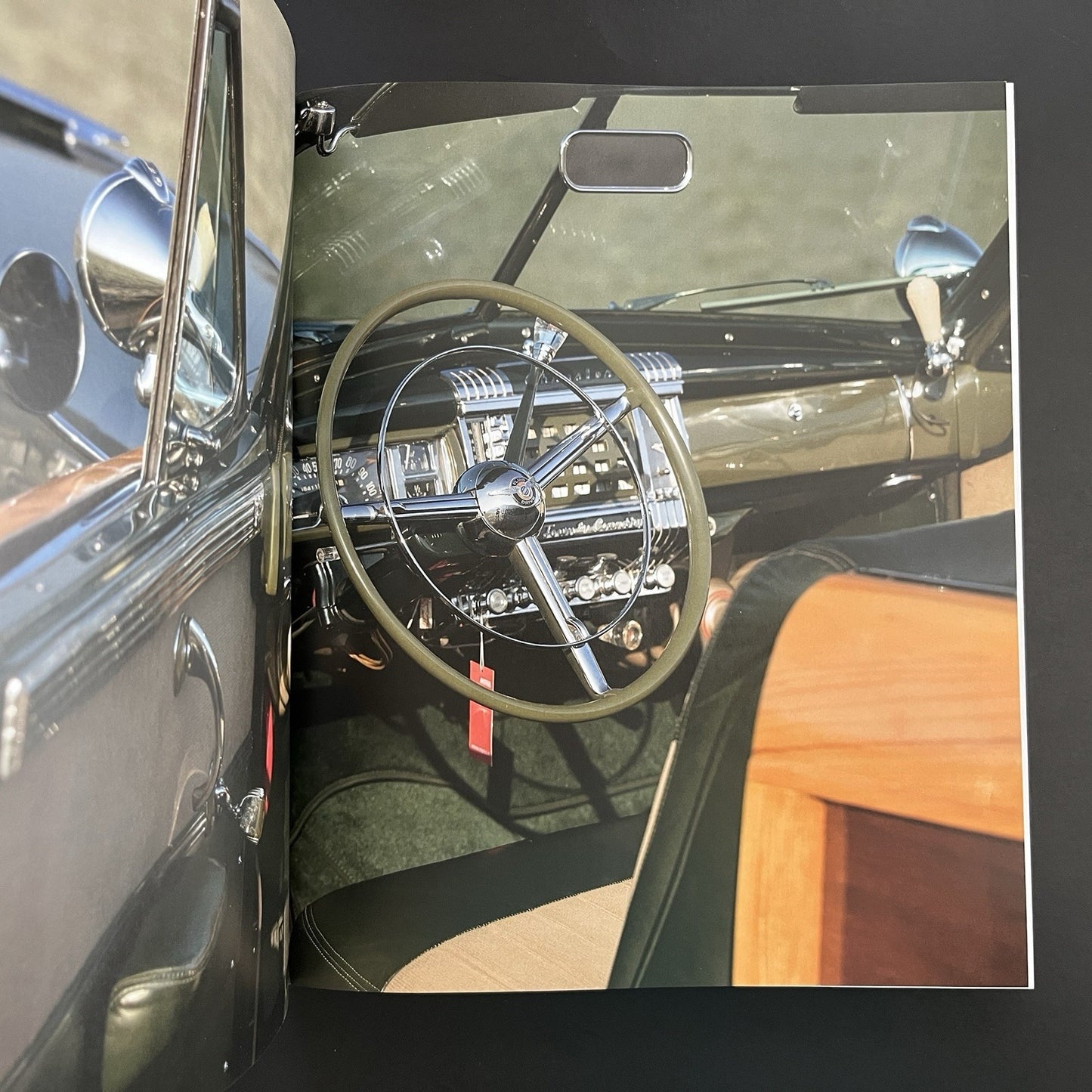 Classic Cars: A Century of Masterpieces by Simon de Burton